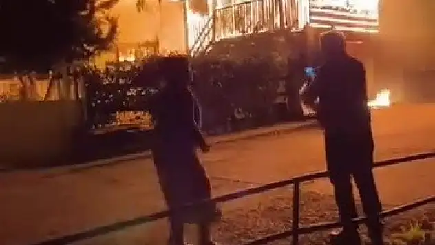 Evin önündeki garaj alevlere teslim oldu