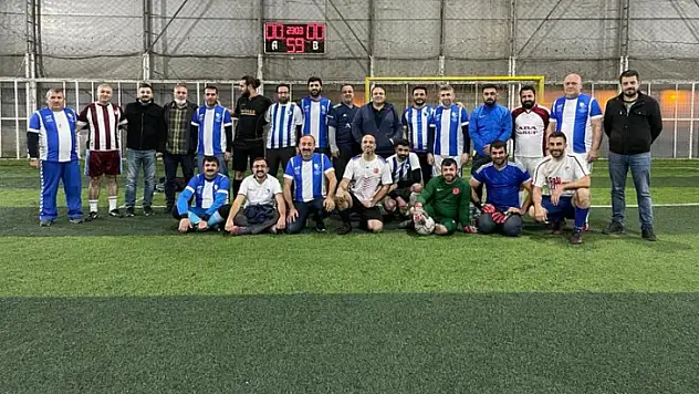 Gakkoşlar ile dadaşlar dostluk maçında buluştu