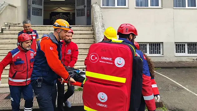 Gerçeği aratmayan deprem tatbikatı