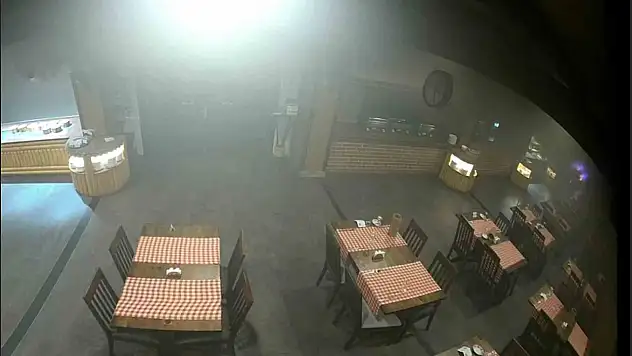 Grill cihazı alev aldı, otel kül oldu