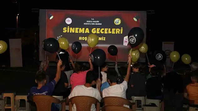 Hasanlar köyünde nostalji dolu açık hava sineması