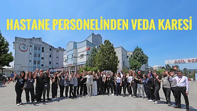 Hastane personelinden veda karesi
