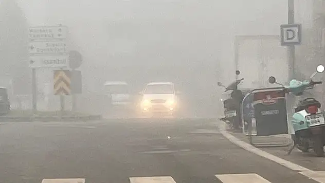 Hayrabolu'da yoğun sis hayatı olumsuz etkiledi