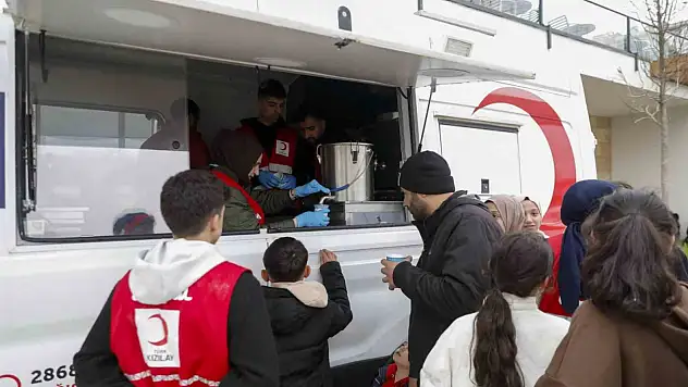 İstanbul'da Kızılay, geceyi sokakta geçirecekler için beslenme desteğini sürdürecek