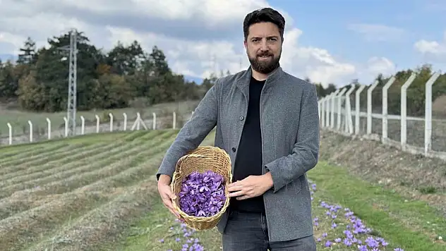 İtalya'da analiz ettirdiği safranıyla yurt dışından da talep görüyor