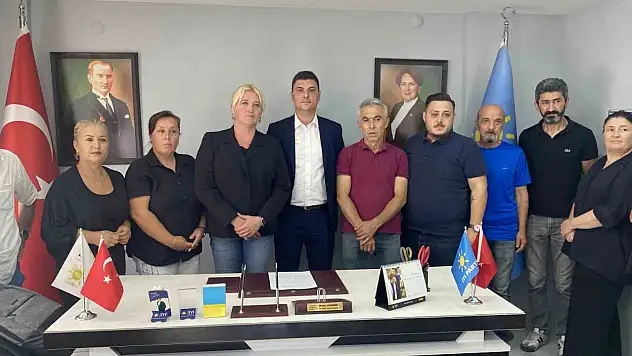 İYİ Parti Merkez İlçe Teşkilatında toplu istifa