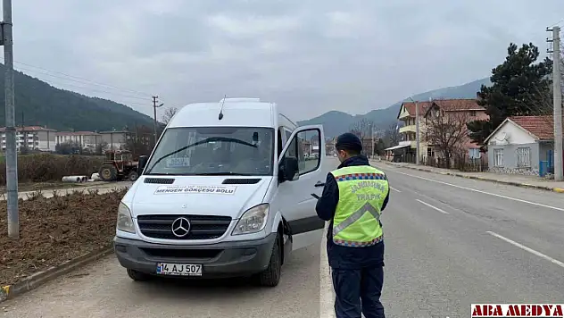 Jandarma personeli otobüse yolcu gibi bindi, şoför cezadan kurtulamadı