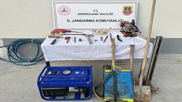 Kaçak kazı yapan iki şüpheli suçüstü yakalandı