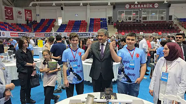 Karabük'te 200 öğrenci 65 projeyle yeteneklerini sergiledi