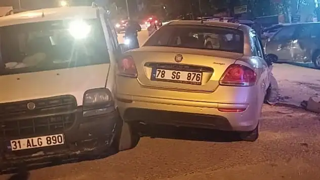Karabük'te 5 aracın karıştığı zincirleme kazada 2 kişi yaralandı