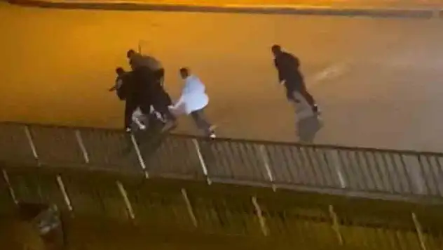 Karabük'te bir genç, 4 kişi tarafından böyle darbedildi