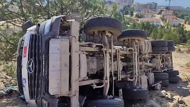 Karabük'te devrilen beton mikseri sürücüsü yaralandı