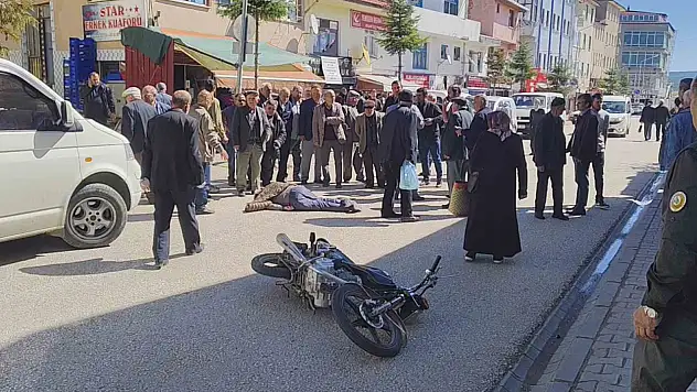 Karabük'te motosiklet yayaya çarptı: 2 yaralı