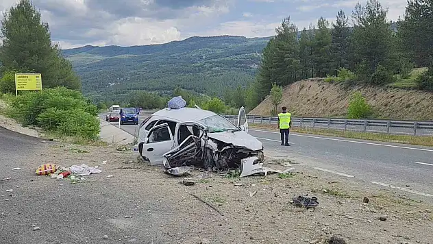 Karabük'te yoldan çıkan otomobil beton menfeze çarptı: 1 ölü, 3 ağır yaralı