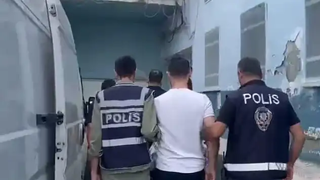 Kastamonu'da 18 adrese eş zamanlı operasyon: Aranan 14 şahıs yakalandı