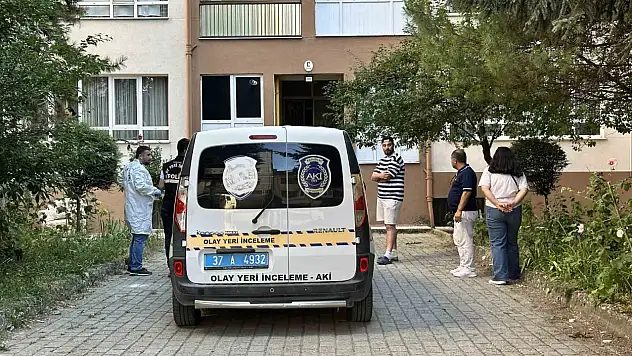 Kastamonu'da 5. kattan düşen 4 yaşındaki çocuk ağır yaralandı