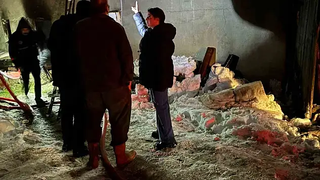 Kastamonu'da alevlere teslim olan ev kullanılamaz hale geldi