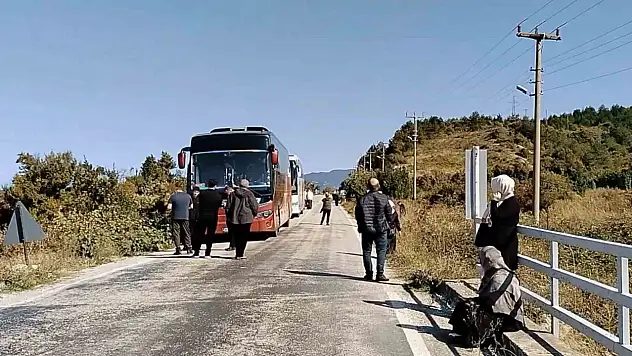 Kastamonu'da heyelan nedeniyle 14 aydır ulaşıma kapalı olan yol için vatandaşlardan tepki