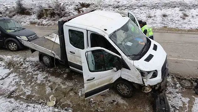 Kastamonu'da işçileri taşıyan kamyonet yan yattı: 7 yaralı