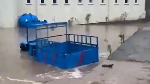 İlçede su baskınları yaşandı
