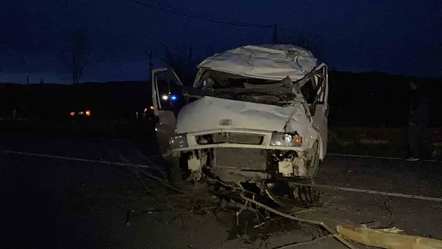Kastamonu'da minibüs ile hafif ticari araç çarpıştı: 7 yaralı