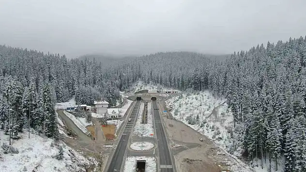 Kastamonu'da Nisan karı Ilgaz Dağı'nı beyaza bürüdü