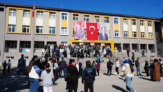 Kastamonu'da öğrencilerin bursluluk sınavı heyecanı başladı