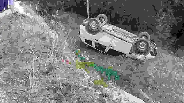 Kastamonu'da otomobil tarlaya yuvarlandı: 3 yaralı