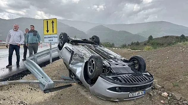 Kastamonu'da su birikintisine kapılan otomobil takla attı