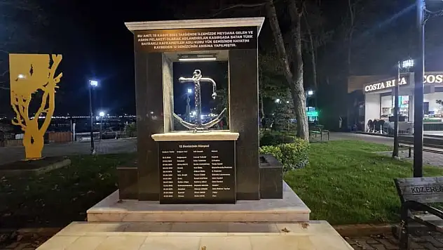 Kdz. Ereğli'de hayatını kaybeden 12 denizci anısına anıt yapıldı