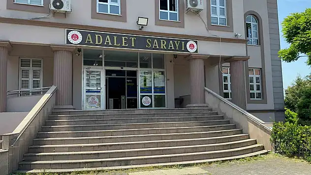 Kenevir yetiştirmek için iklimlendirme sistemi kurmuş