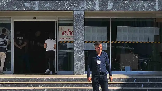 Kimliğini evde unutunca ailesi imdadına yetişti