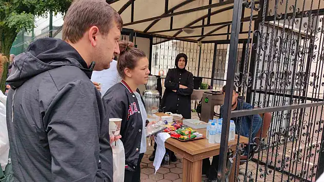 Kimlik yerine ehliyetle sınava gelince içeri giremedi
