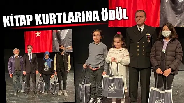 Kitap kurdu okurlar ödüllendirildi