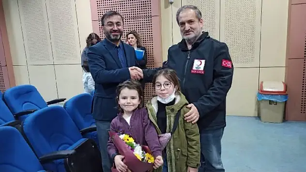 Kızılay bayrağını Acıbal devaraldı