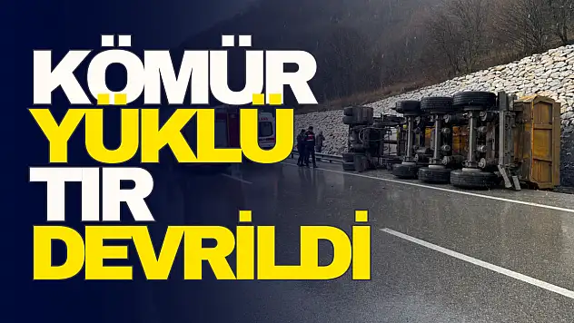Kömür yüklü tır devrildi