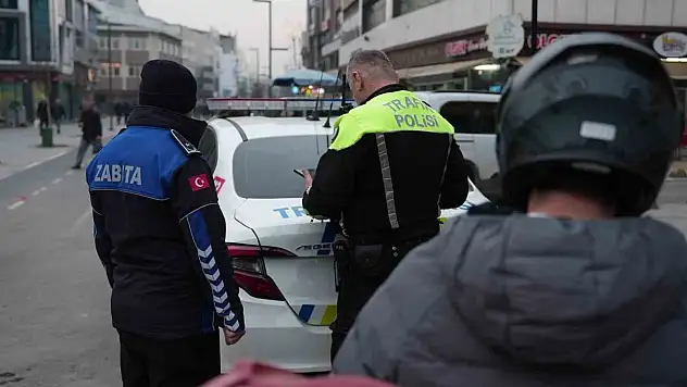 Kurallara uymayan sürücülere 993 TL ceza kesildi