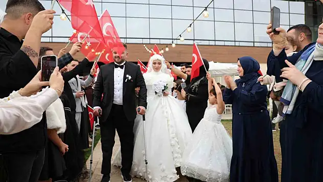 Kuzey Irak'ta gazi olan Demir dünyaevine girdi