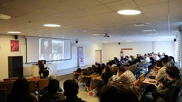 Liderliğin günümüzdeki rolü öğrencilere anlatıldı