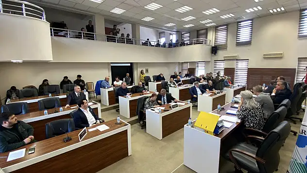 Meclis 17 gündem maddesiyle toplanacak