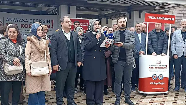 Memur-Sen 'Anayasa Değişsin, Aile Korunsun' başlığıyla imza kampanyası başlattı