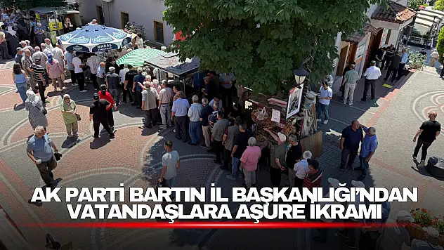 Milletvekili Aldatmaz ve İl Başkanı Arslan Aşure Dağıttı