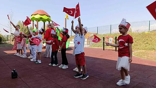 Miniklerin 30 Ağustos coşkusu