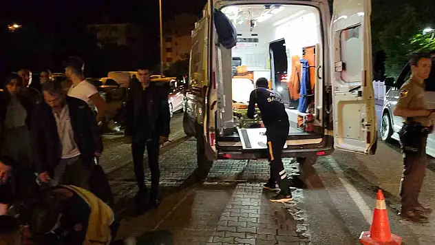 Motosiklet köpeğe çarptı: 2 yaralı