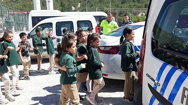 Mudurnu'da öğrencilere polis sevgisi aşılandı