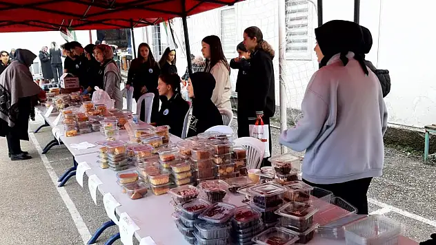 Gazze'ye anlamlı destek: 70 bin lira toplandı