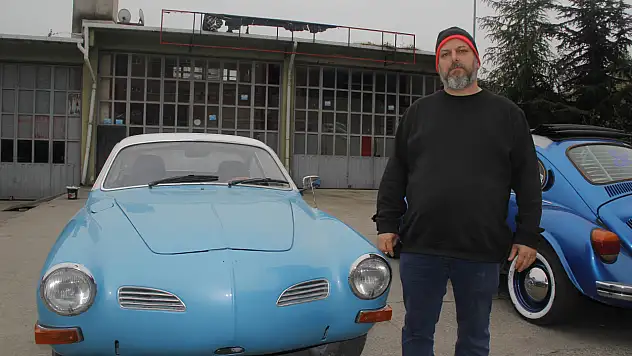 Nadir bulunan klasik araç görenlerin ilgi odağı oldu