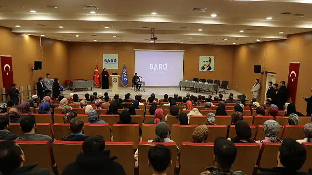 Öğrenciler Kur'an-ı Kerim'i güzel okumak için yarıştı