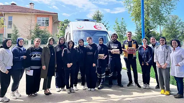 Öğrenciler yaptıklarıyla gönüllere girdi