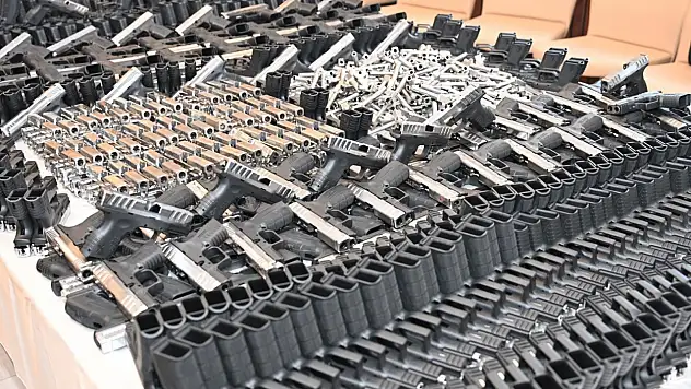 Otobüsten 46 bin silah parçası çıkmıştı, 6 şüpheli adliyeye sevk edildi